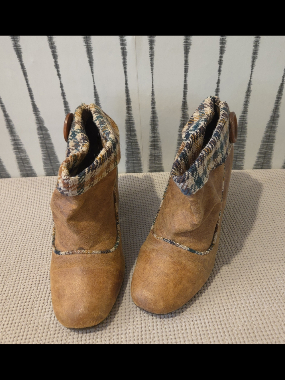 UNR8ED Women's Brown Fold-Over Plaid Ankle Booties Block Heel Size 7.5 Boho